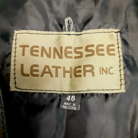 Men’s 46 TENNESSEE LEATHER Motorcycle Biker Vest Black Laces Lined Pins Patches - Picture 3 of 4